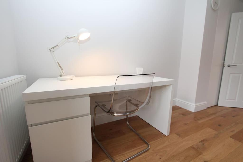 Lovely One Bed Apartment-Near All Transport-Village-Freeparking London Exterior photo